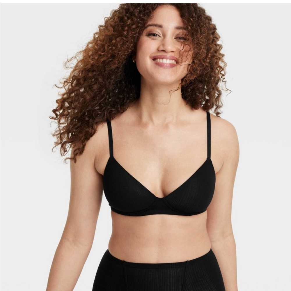🖤Auden • black lightly lined bralette • M • NWT